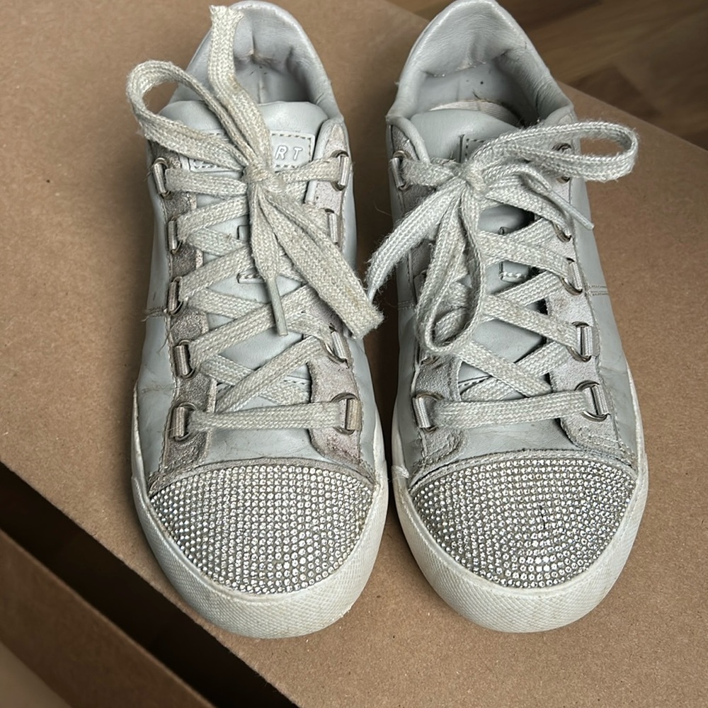 Sparkle shoes